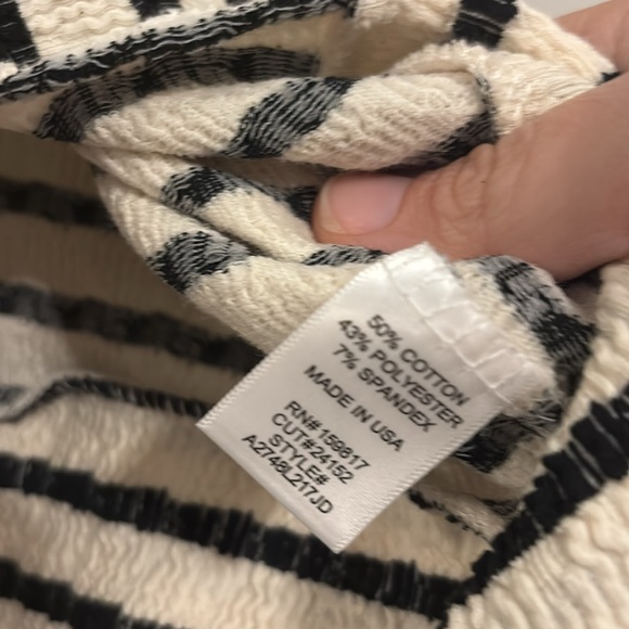 Altar’d State Cropped Stripe V-Neck Sweater Sz XL NWT - Picture 5 of 6